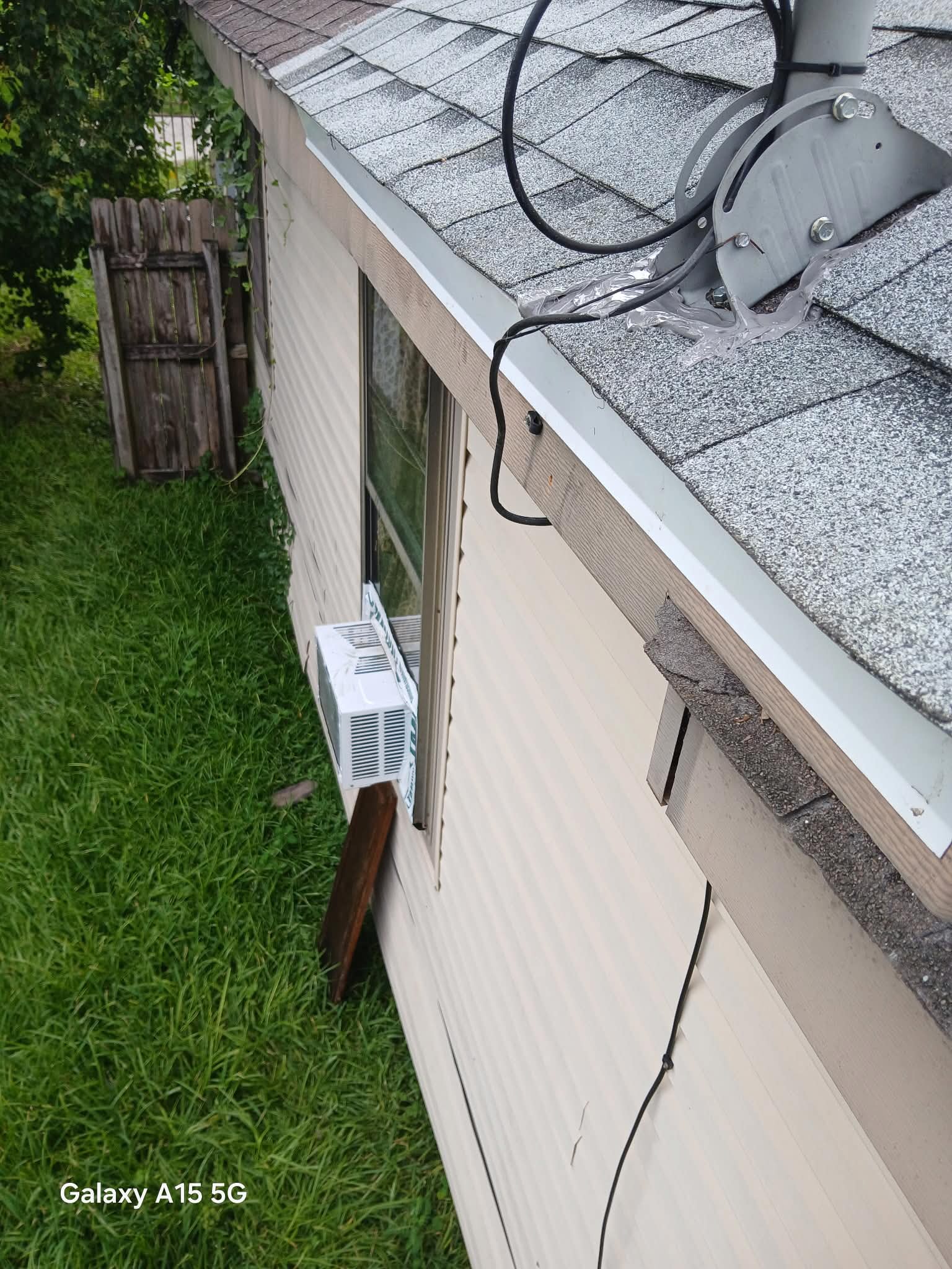 Roof edge repair area