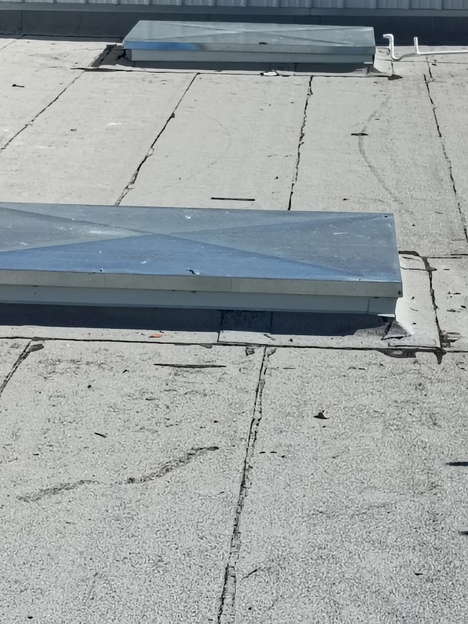 Flat roof skylight detail